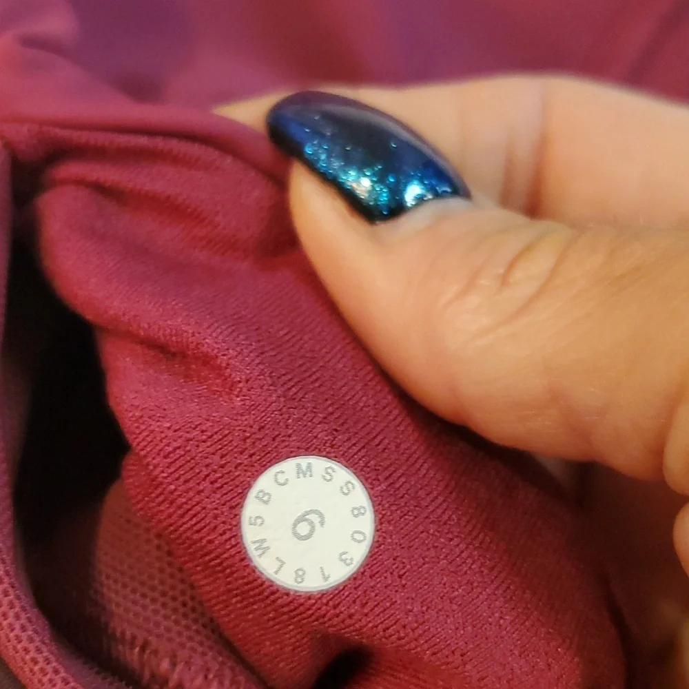 #803 Lululemon leggings size 6 b579.